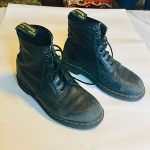 Dr martens 6 eyelet classic boots